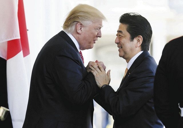 「飛び込む度胸すごい」「恥ずかしい」高市首相　握手も束の間…トランプ大統領への “一目散ハグ姿”に割れる賛否