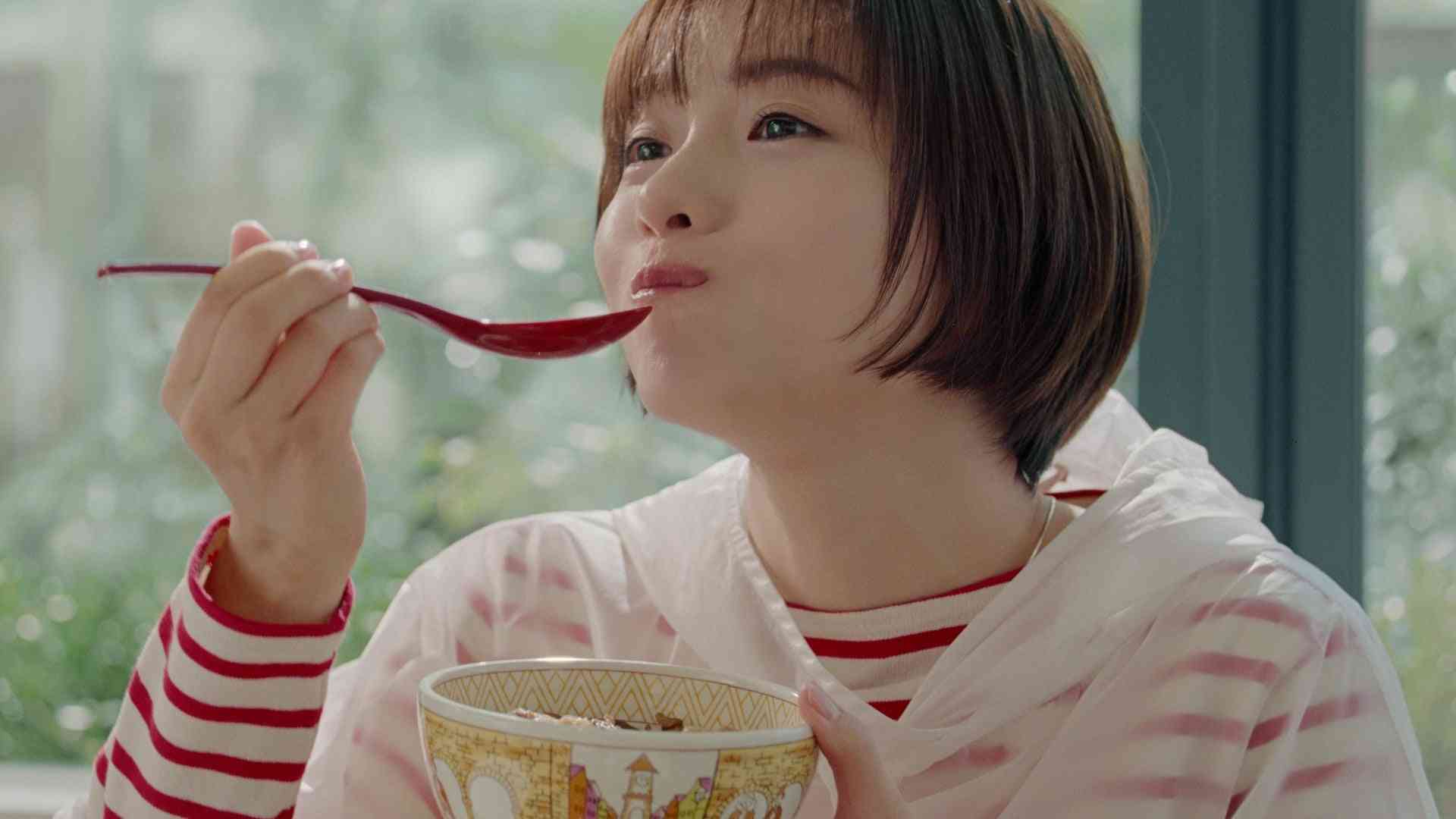 木村拓哉:「吉野家」ブランドアンバサダーに就任 新CMで牛丼を豪快にかき込む! 好きな食べ方は「つゆだく」