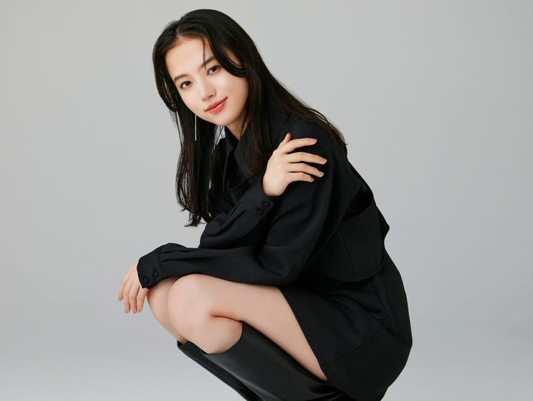 派手顔ではない美人・イケメン