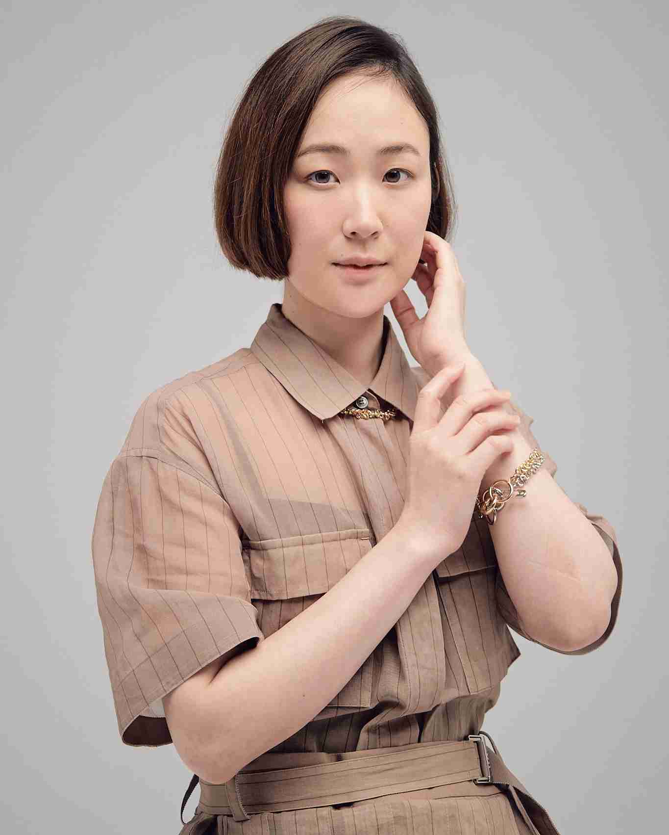 派手顔ではない美人・イケメン