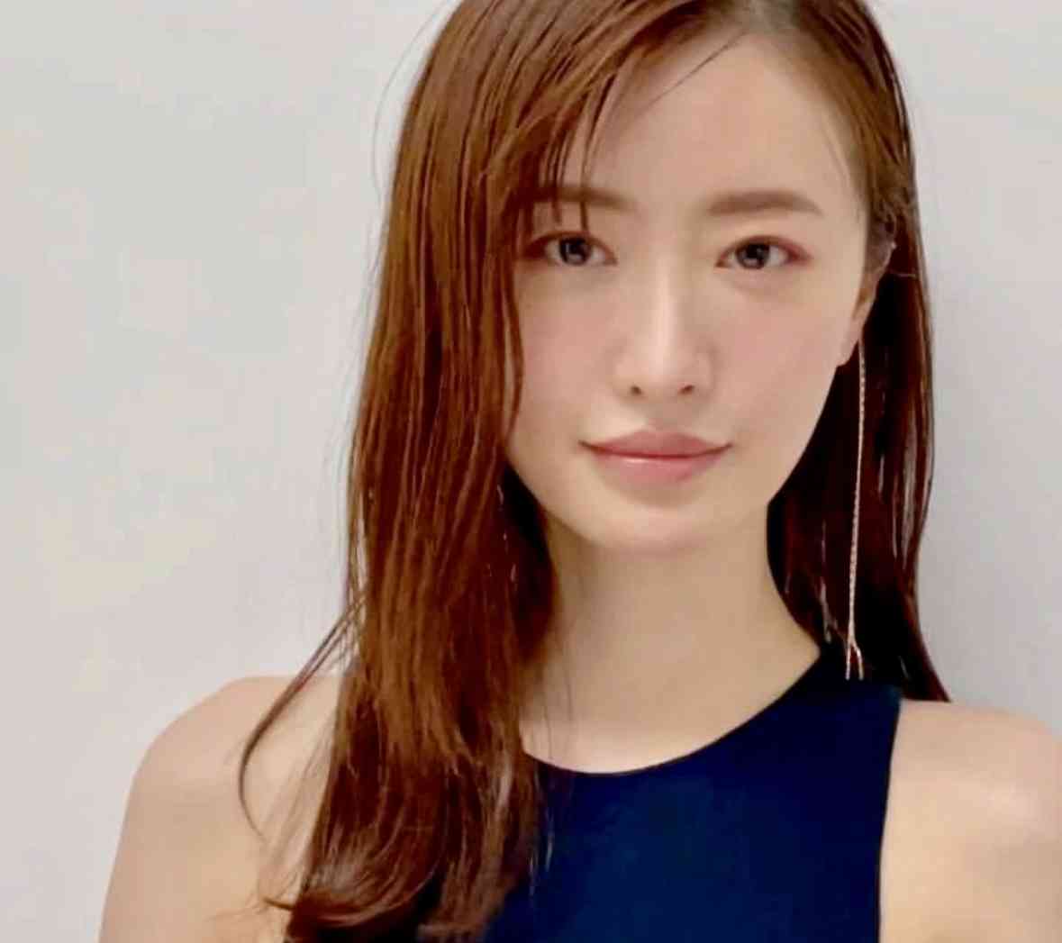 派手顔ではない美人・イケメン