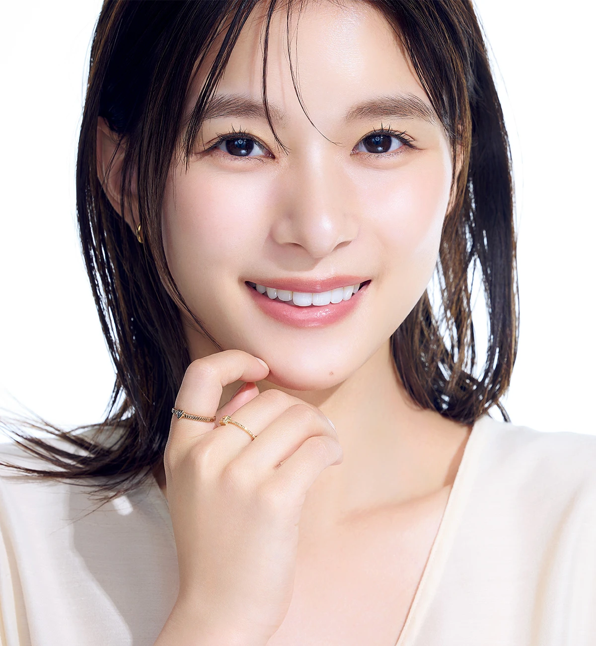 派手顔ではない美人・イケメン