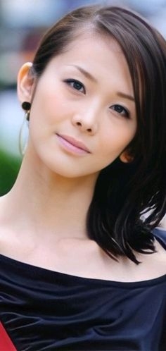 派手顔ではない美人・イケメン