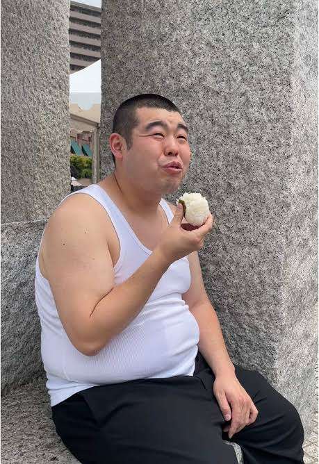 【ネタトピ】ジンはコートの下に何着てると思いますか？