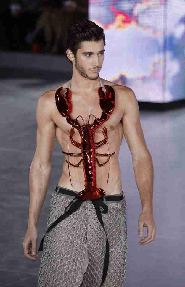 【ネタトピ】ジンはコートの下に何着てると思いますか？