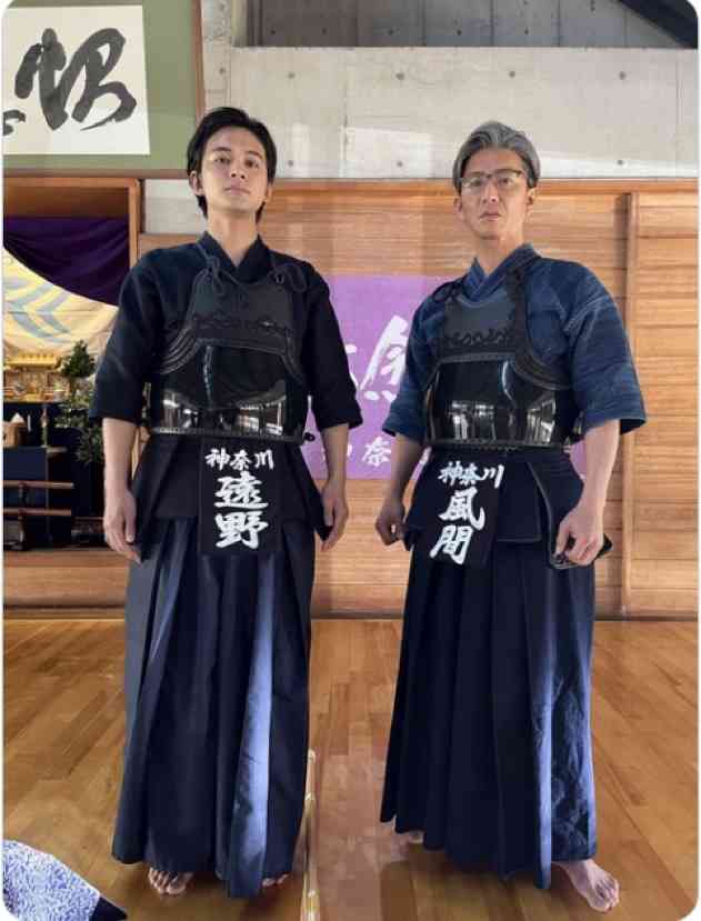 身長180cmを公言のGACKT、174cm公言のひろゆきと身長差“ほぼなし”でネットざわつき…イベントでの写真が話題