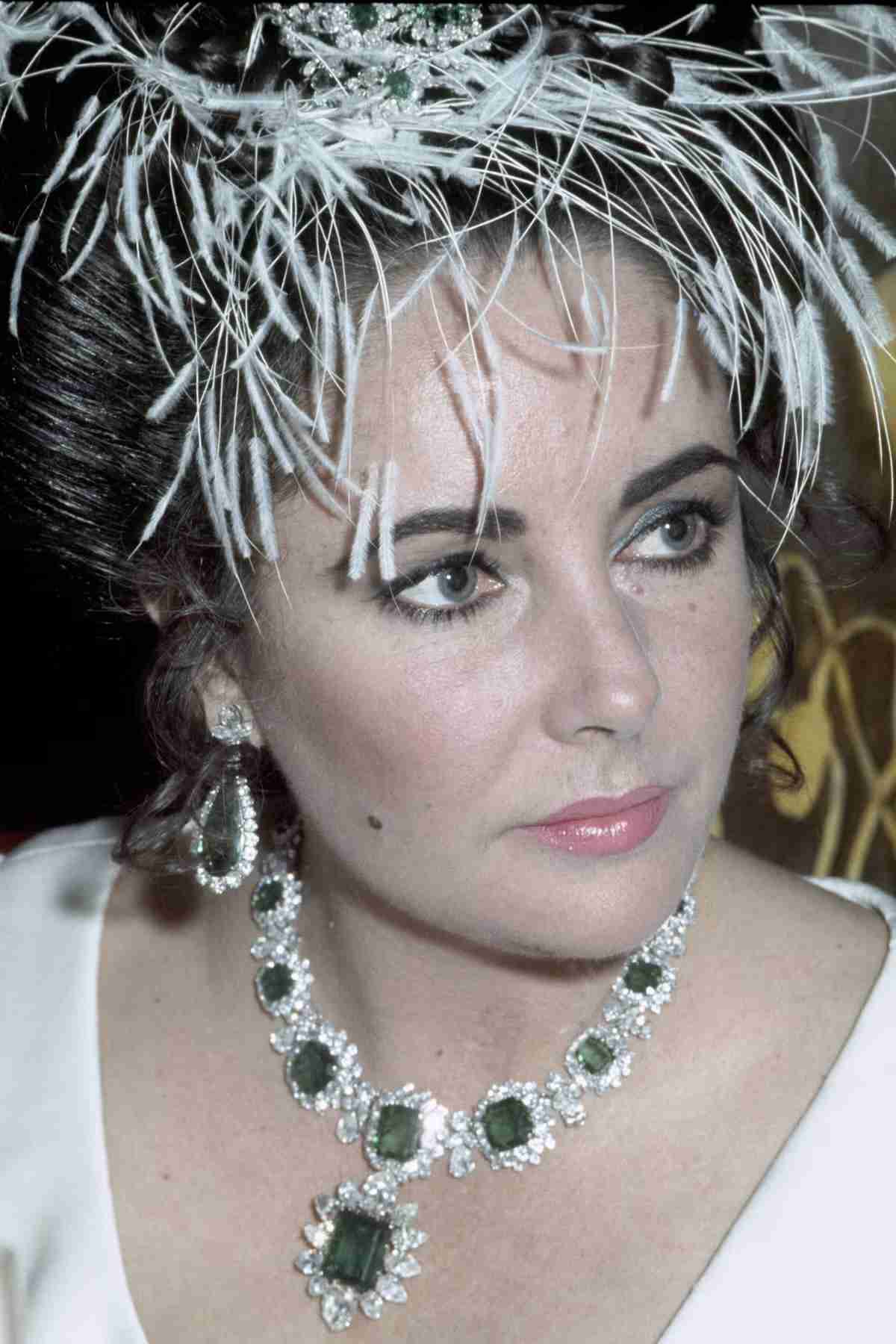 大きめジュエリーに目がいくようになった