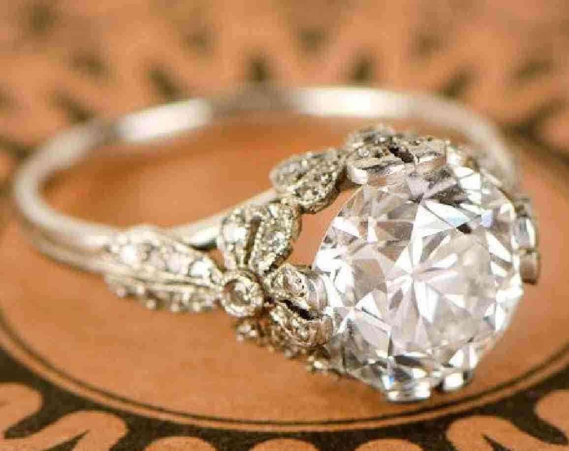 大きめジュエリーに目がいくようになった