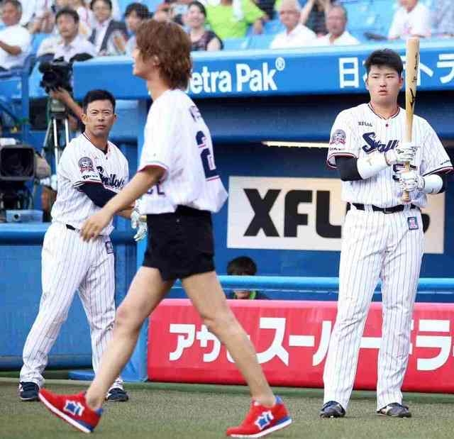侍ジャパンが天覧試合「村上宗隆の腕組み問題」炎上で緊急ミーティング実施…「代表の自覚を」と通達か