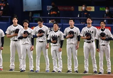 侍ジャパンが天覧試合「村上宗隆の腕組み問題」炎上で緊急ミーティング実施…「代表の自覚を」と通達か