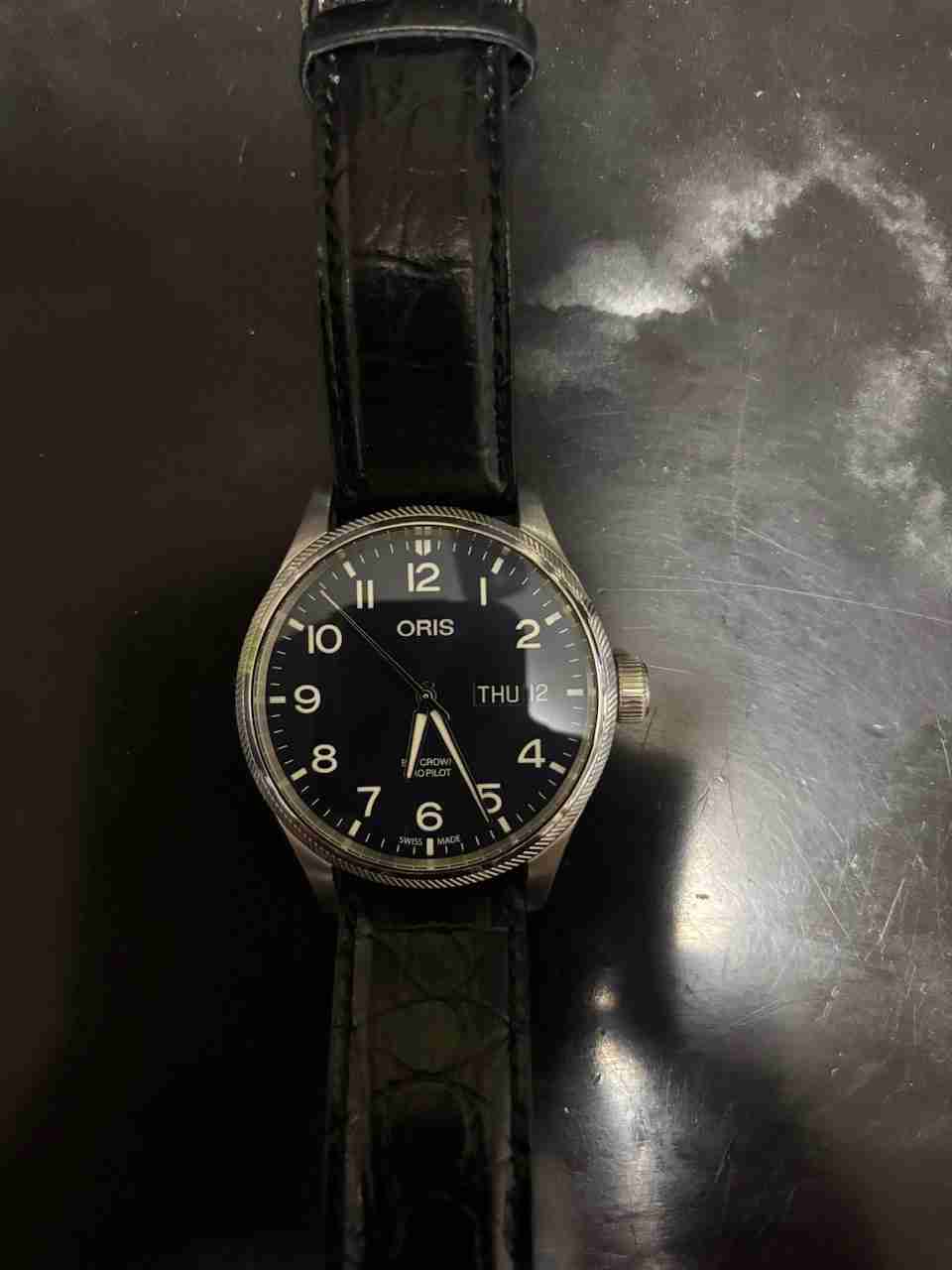 腕時計は革バンドと金属のバンドどちらが好きですか？