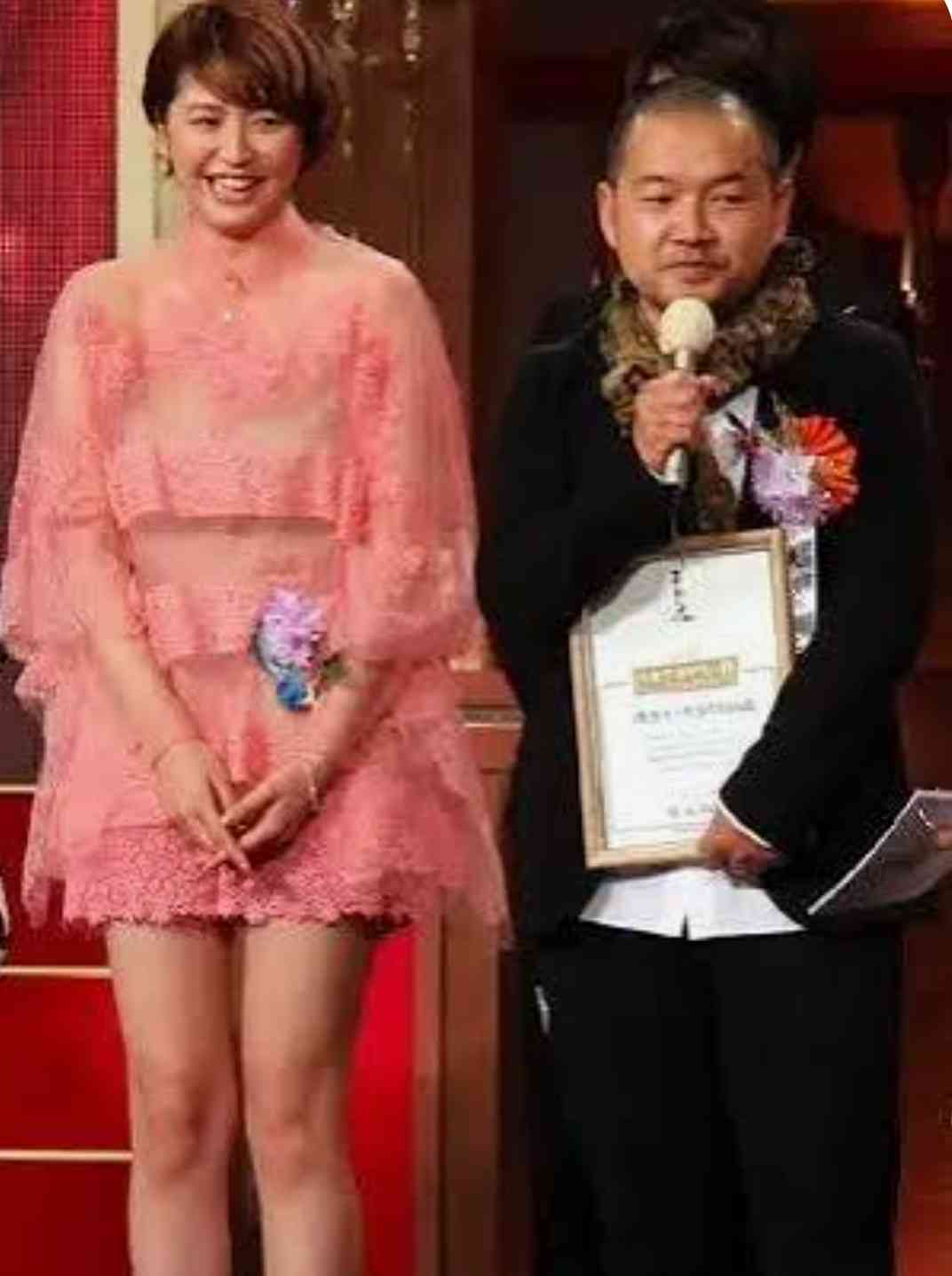 【画像】同じ衣装の芸能人 Part12