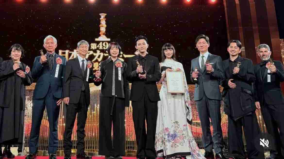 吉沢亮、マクドナルド新CMに初単独出演 “ウッキウキ”自身考案のポーズ披露