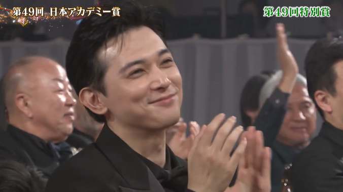 吉沢亮、マクドナルド新CMに初単独出演 “ウッキウキ”自身考案のポーズ披露