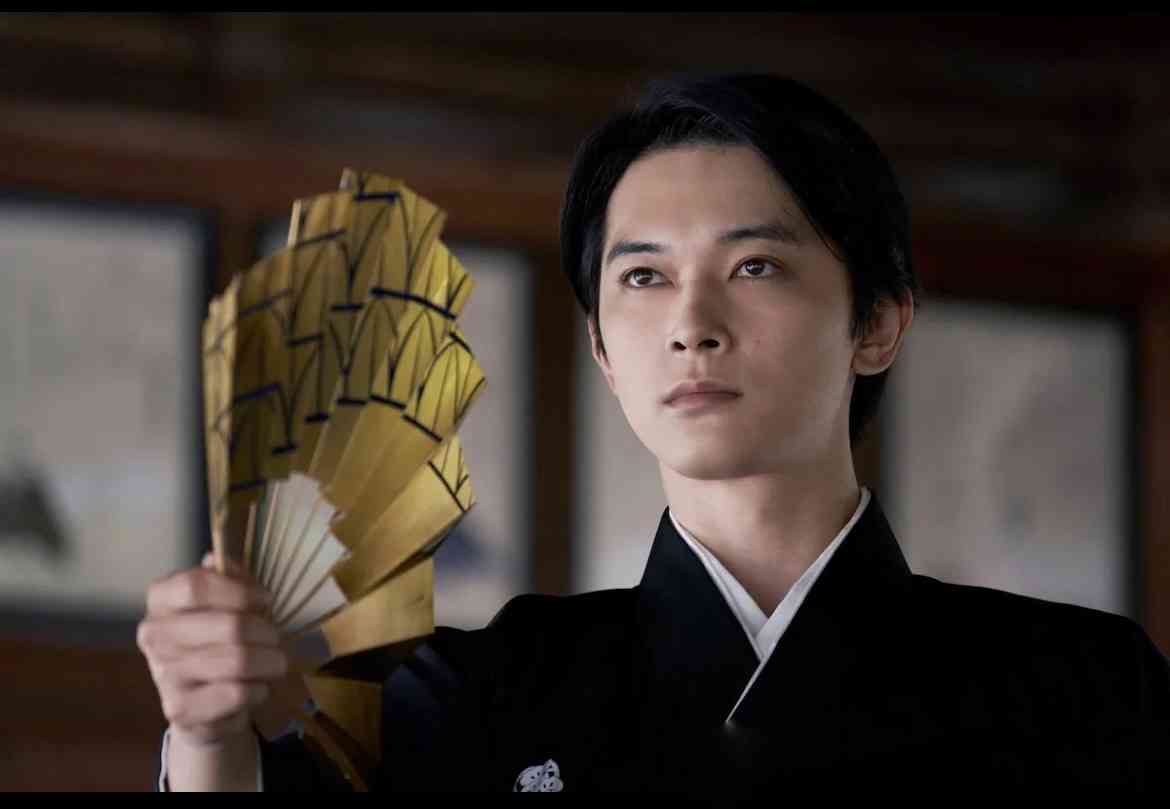 吉沢亮、マクドナルド新CMに初単独出演 “ウッキウキ”自身考案のポーズ披露