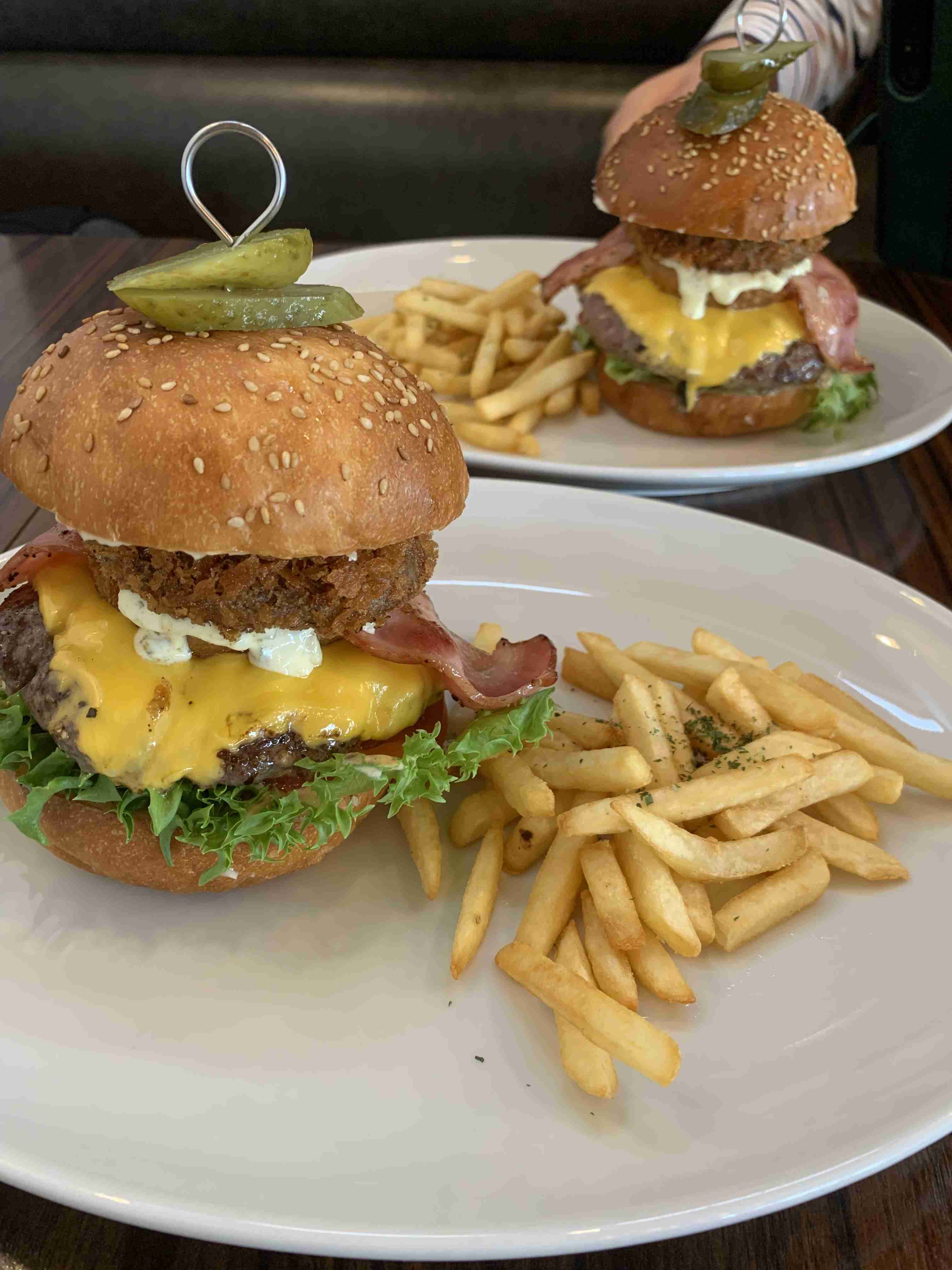 最近食べたハンバーガーの画像下さい。