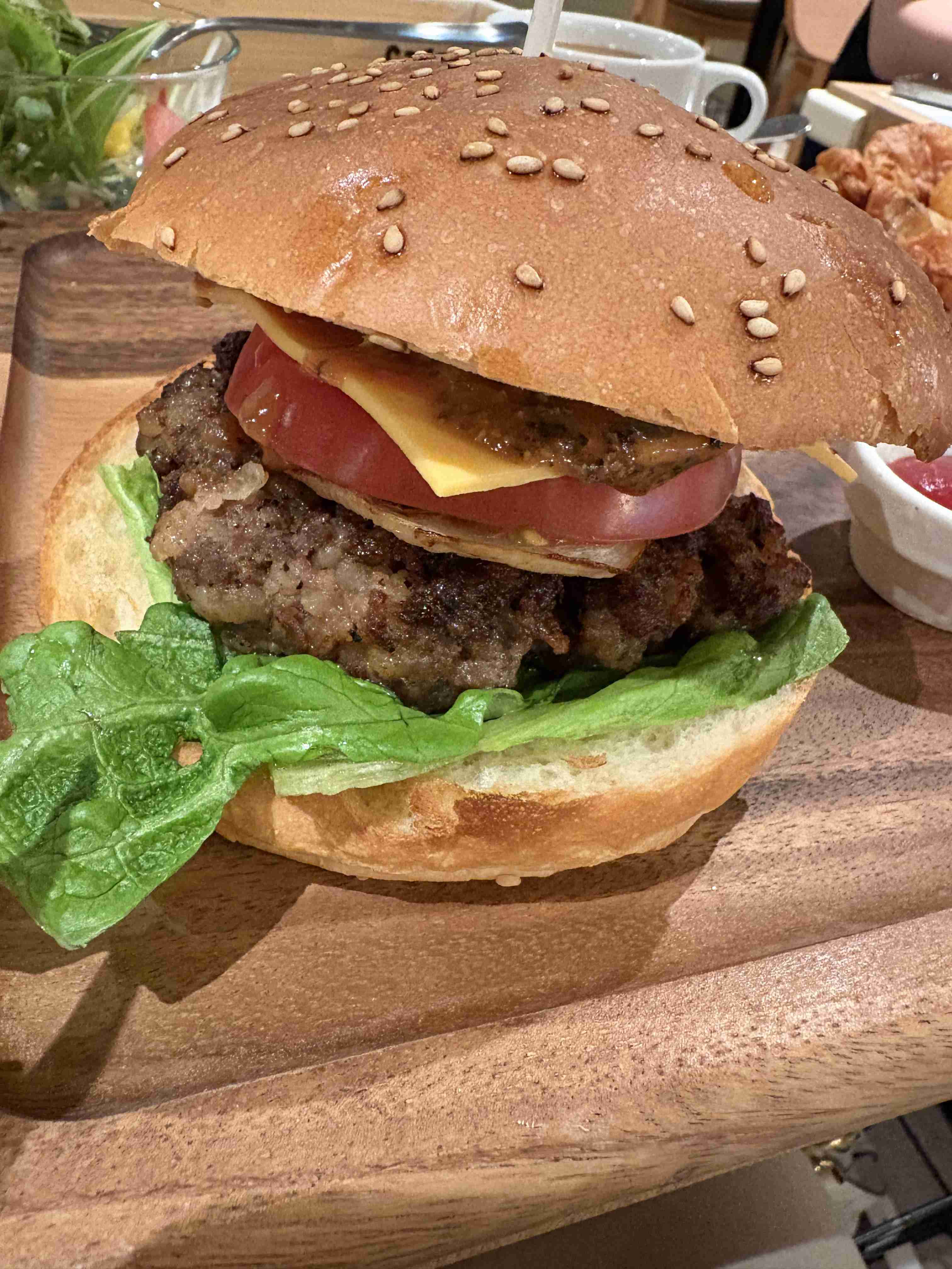 最近食べたハンバーガーの画像下さい。