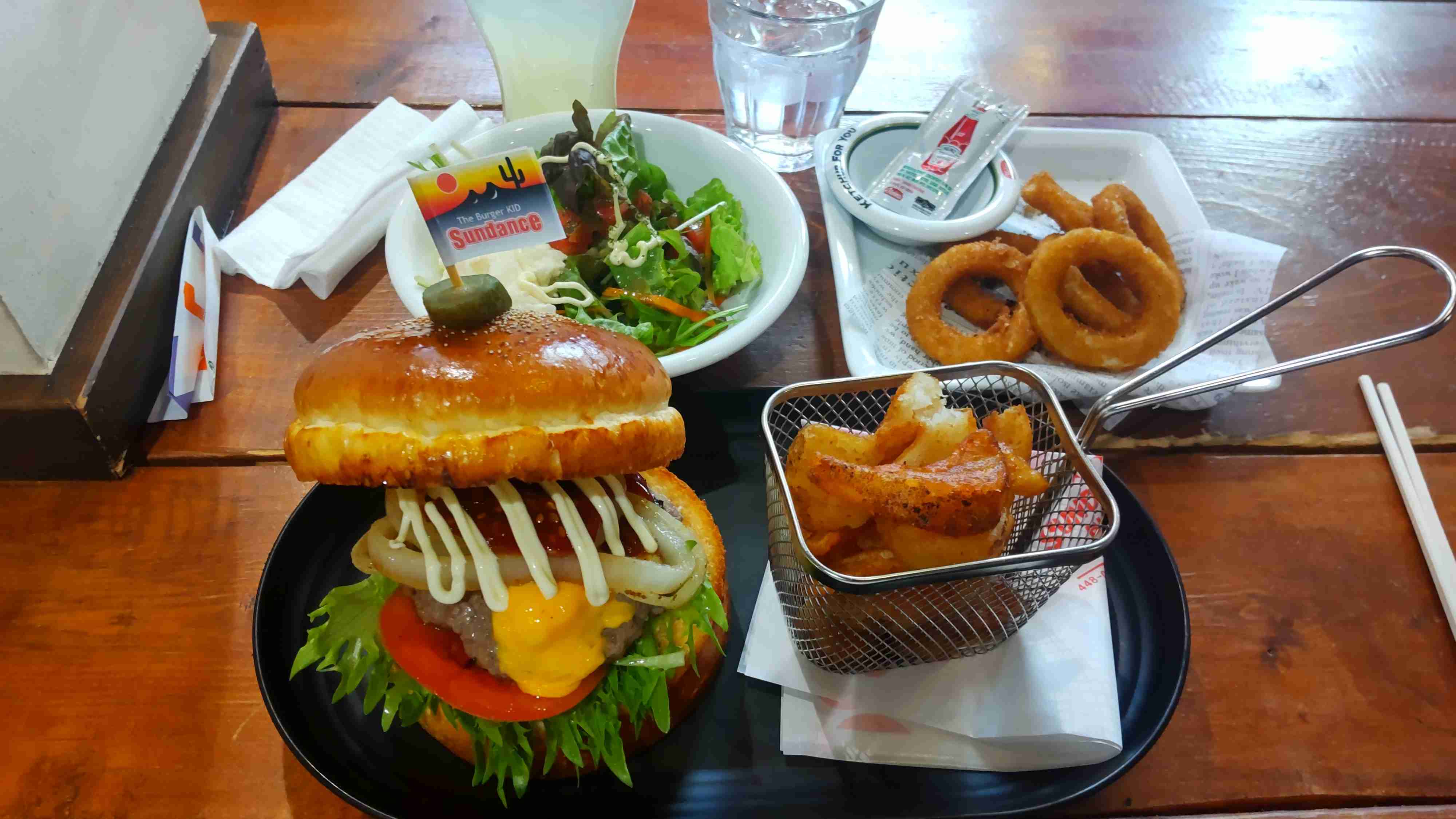 最近食べたハンバーガーの画像下さい。