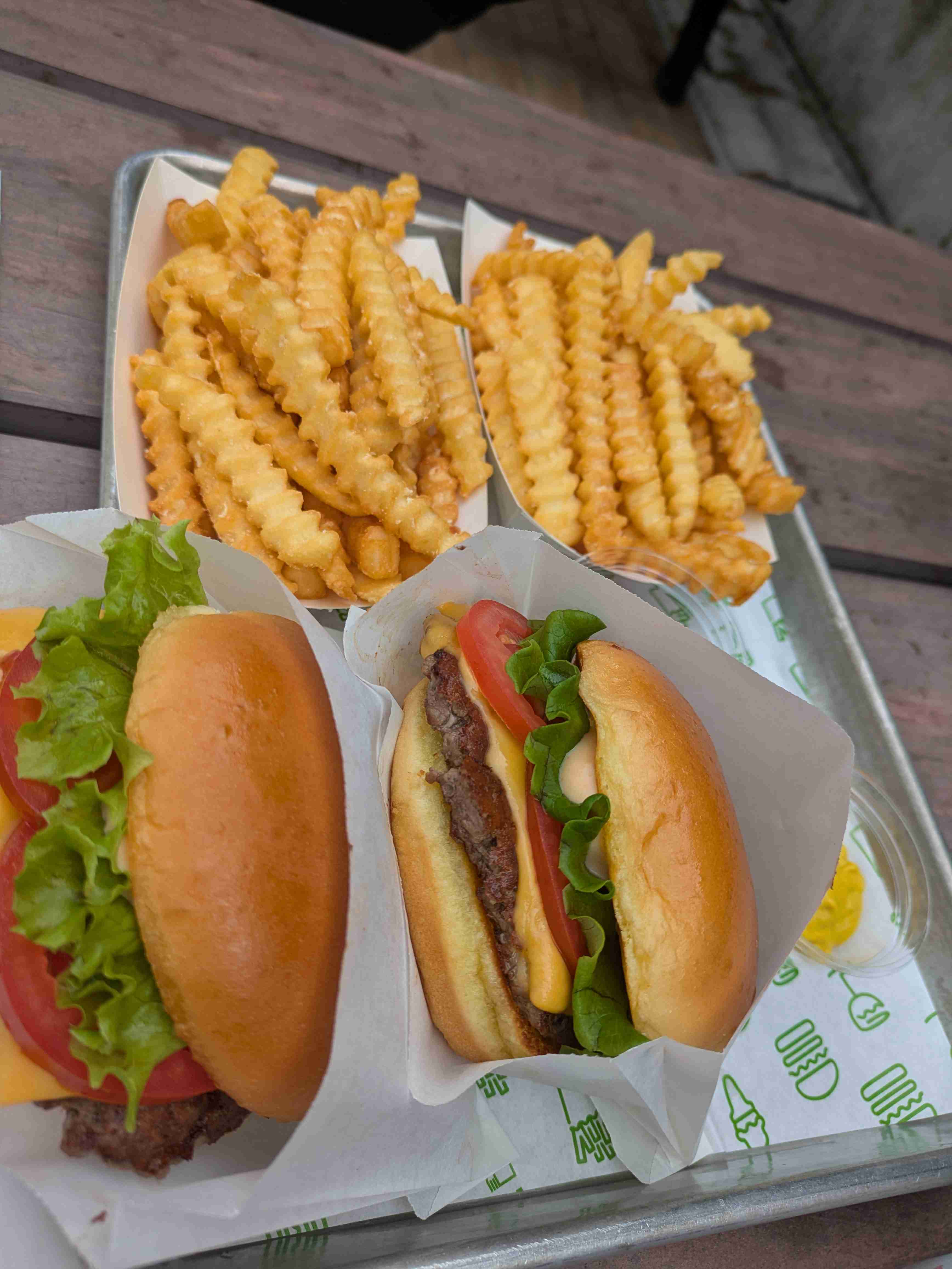 最近食べたハンバーガーの画像下さい。