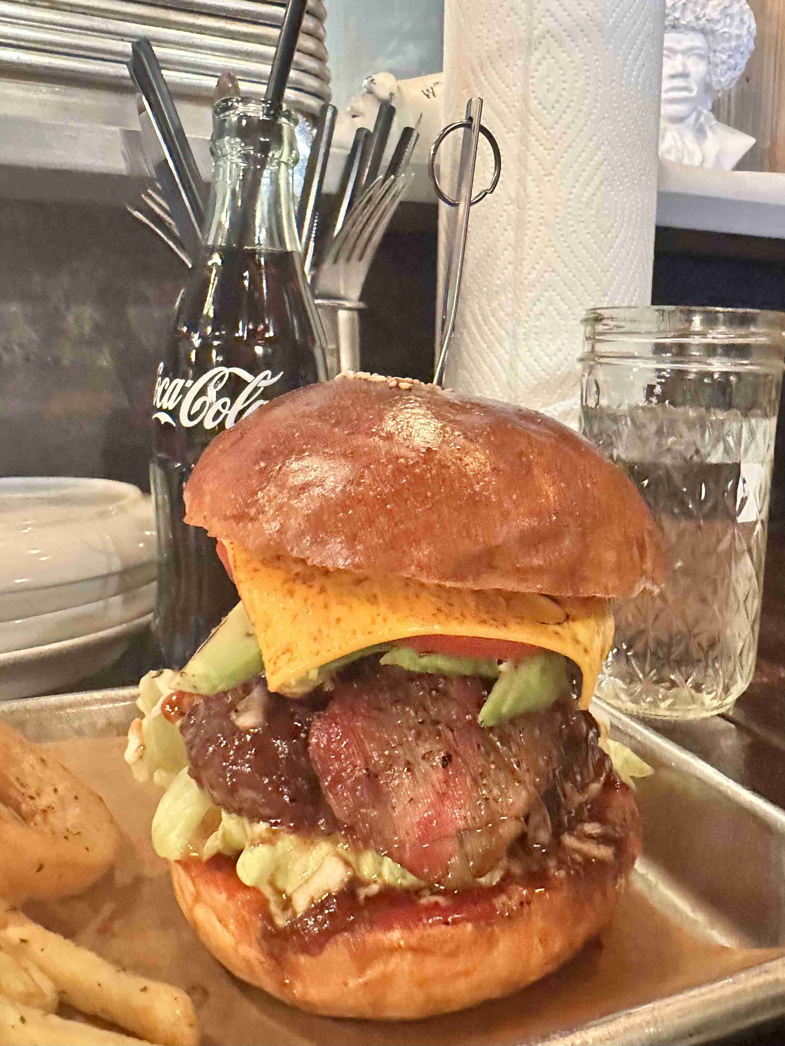 最近食べたハンバーガーの画像下さい。