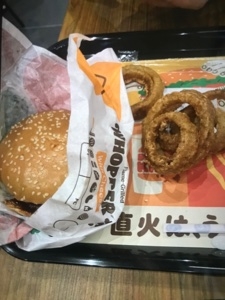 最近食べたハンバーガーの画像下さい。