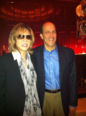 高市首相、YOSHIKIのブランケット愛用姿が中継に…木村拓哉、櫻井翔ファンも判明し芸能人に求められる“政治との距離”