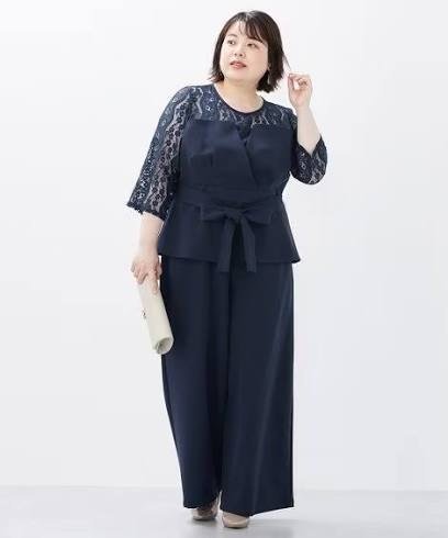 結婚式のお呼ばれパンツドレス