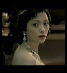 お人形さんみたいな顔