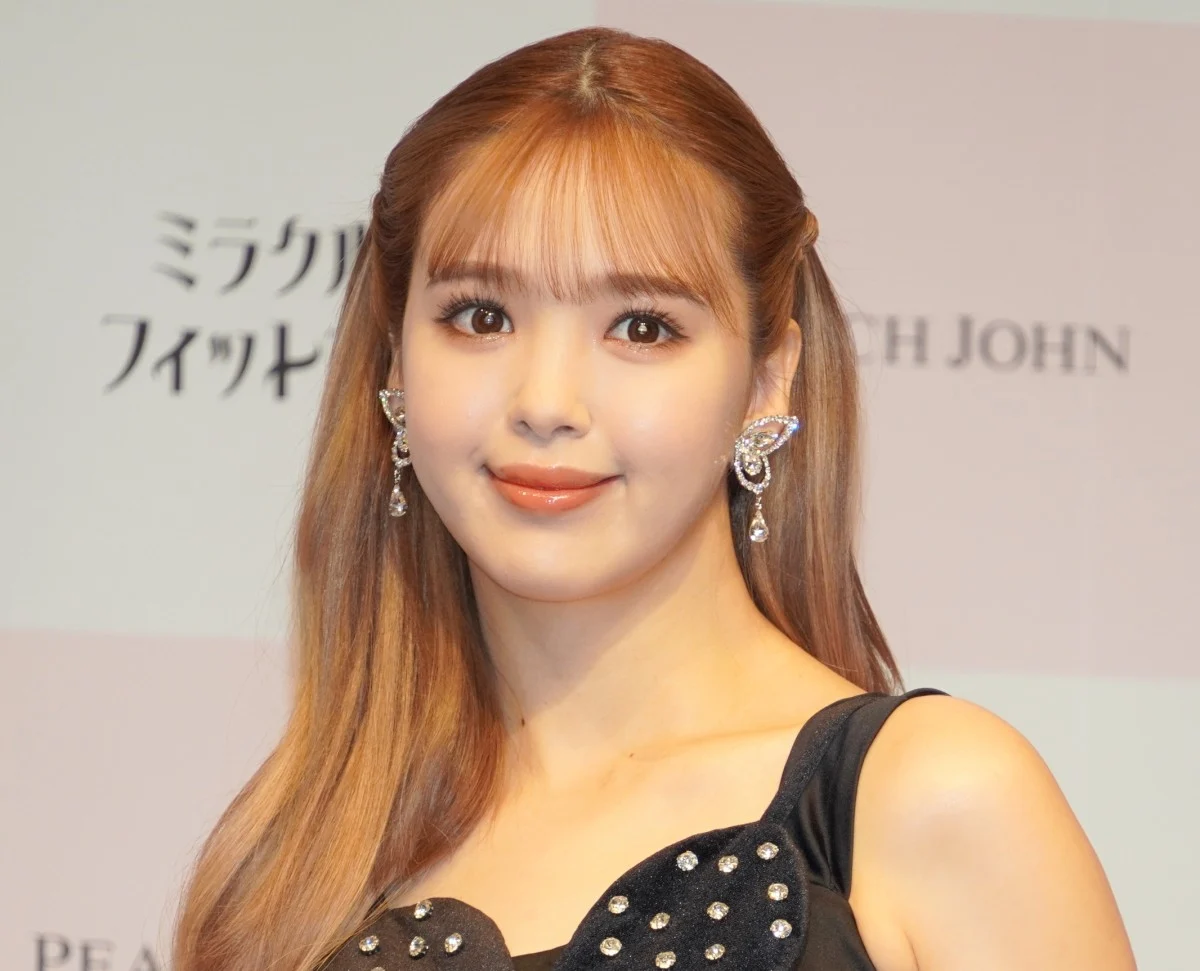 お人形さんみたいな顔