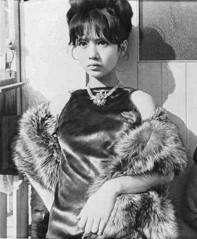 お人形さんみたいな顔