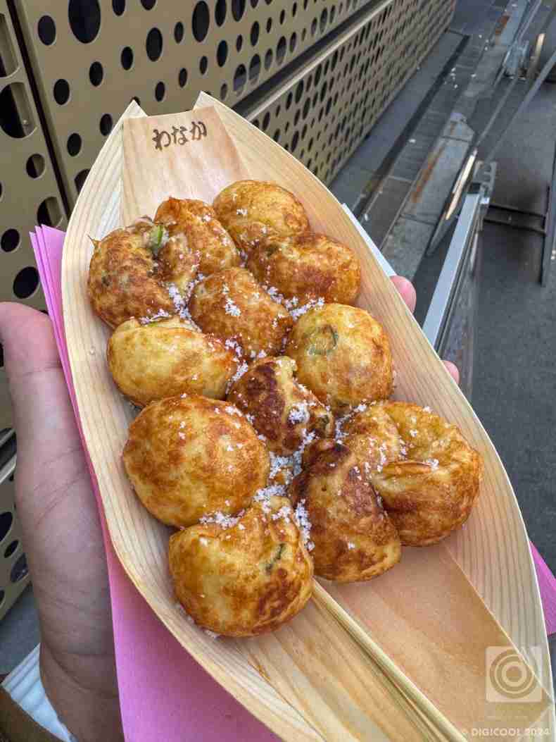 大谷翔平が新幹線で大阪移動　侍ジャパン公式の濃紺スーツ姿で登場　名古屋駅にファン約300人が殺到で大パニック　警察出動で「絶対に押さないで！」と怒号