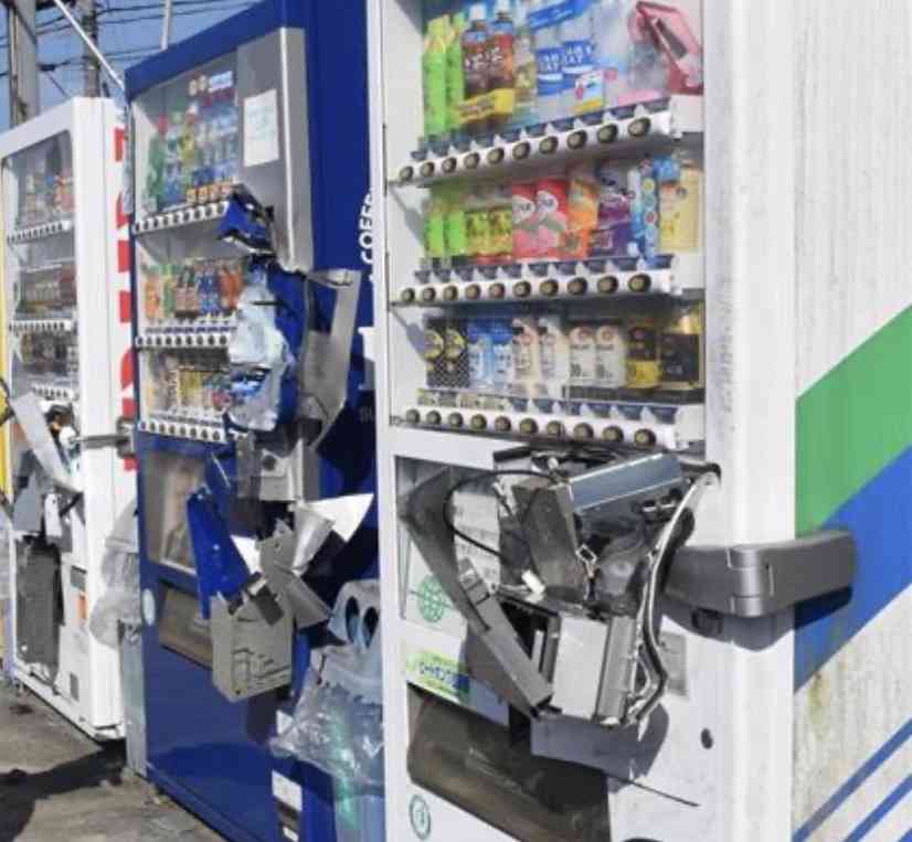自動販売機大国ニッポンに異変？　なぜ25年間で170万台も消えたのか　「置くだけでもうかる」は過去の話　中東情勢の悪化も原因に