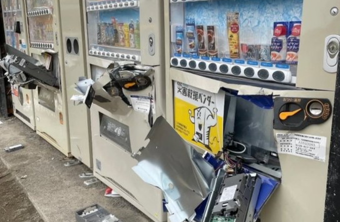 自動販売機大国ニッポンに異変？　なぜ25年間で170万台も消えたのか　「置くだけでもうかる」は過去の話　中東情勢の悪化も原因に