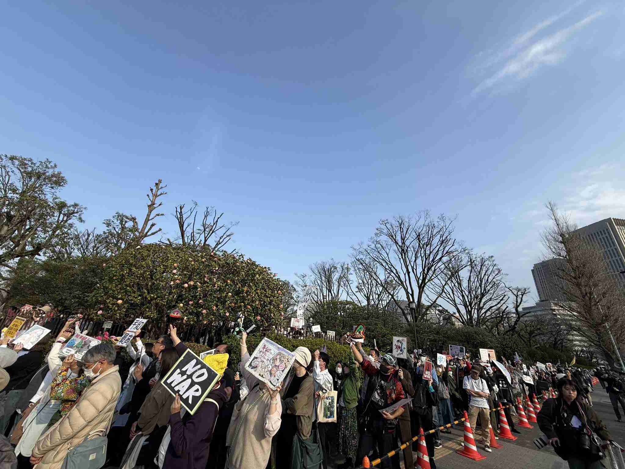 「平和でなければオタクの活動できない」　イラン攻撃に都内で抗議　国会前では漫画家や声優らが訴え　