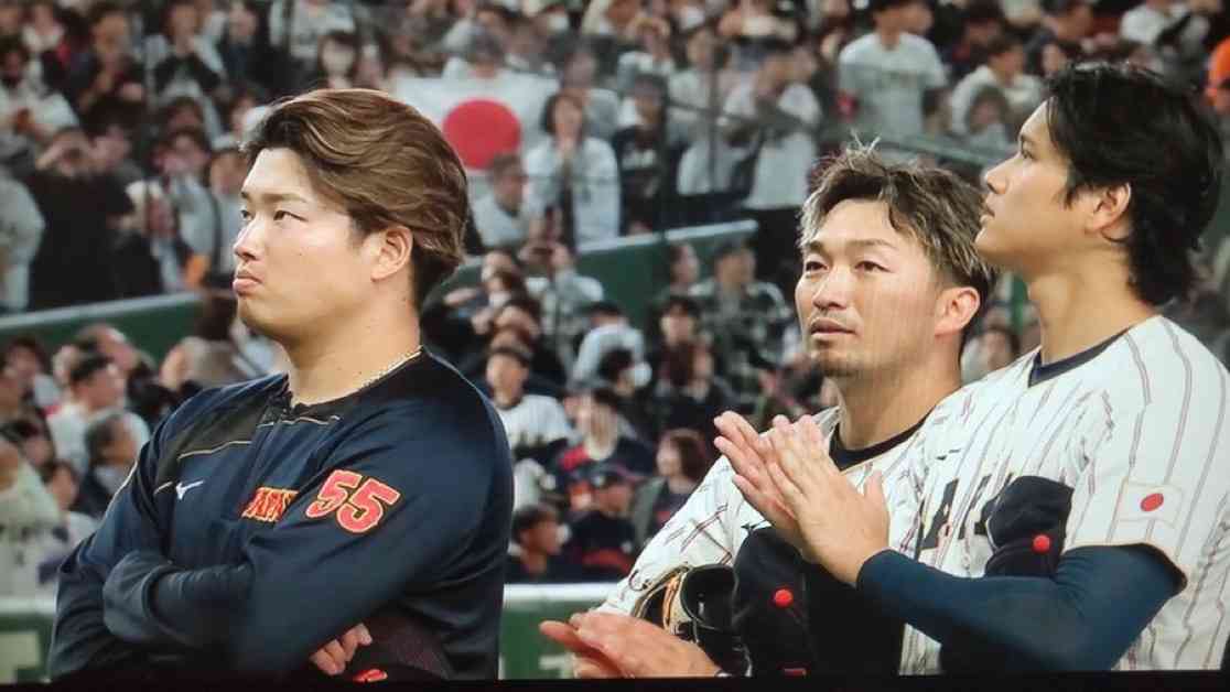 「村上宗隆」が天皇ご一家に“不敬ポーズ”の本当の理由　「ヤクルト時代から不振に陥ると…」