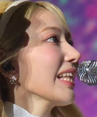 宮脇咲良　総額250万円超の高級アクセサリーを披露…HKT48から渡韓で築いた世界的アイドルの座