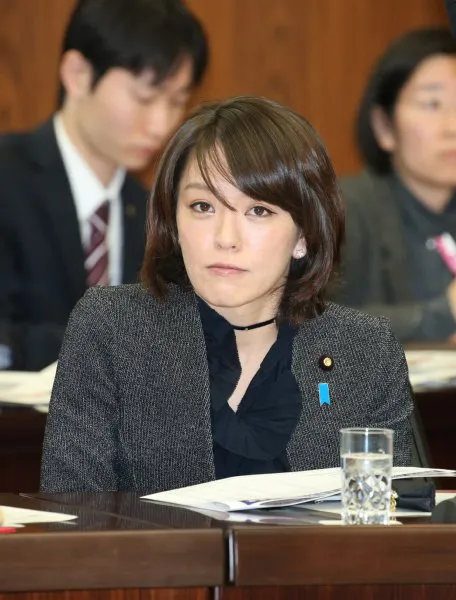 「有権者をバカにしてる」アンガールズ田中卓志、タレント議員に苦言…過去には「自給率がわからない」「常用漢字が読めない」先生も