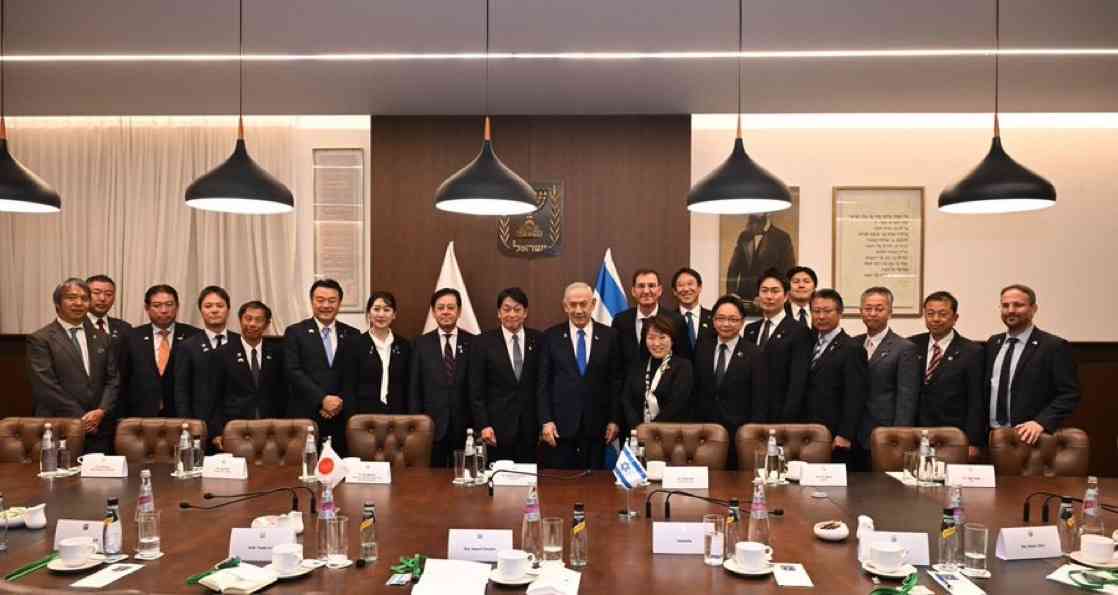 石油の国家備蓄、26日放出へ　首相「経済影響、最小限に」