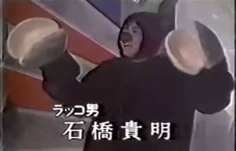 かわいい！ラッコは手をつないで寄り添って眠る。それにはこんな理由があった