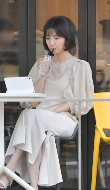 篠田麻里子「再婚発表」で噴出した“心配の種”お相手の経営する会社は赤字「約22億円」