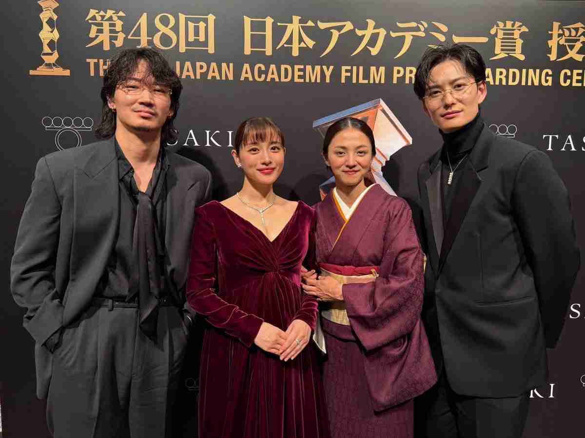 歴代の日本アカデミー賞の衣装が見たい