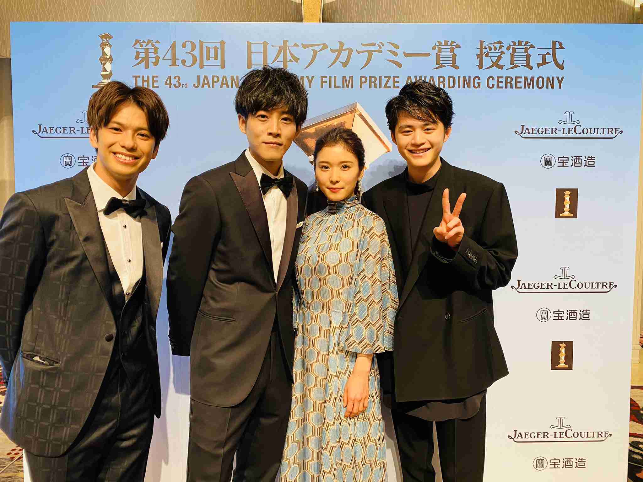 歴代の日本アカデミー賞の衣装が見たい