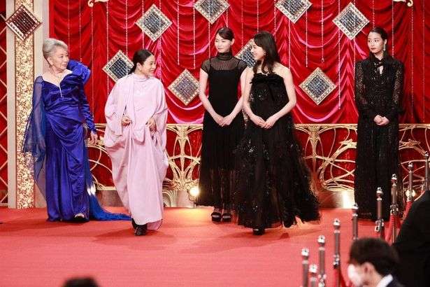 歴代の日本アカデミー賞の衣装が見たい