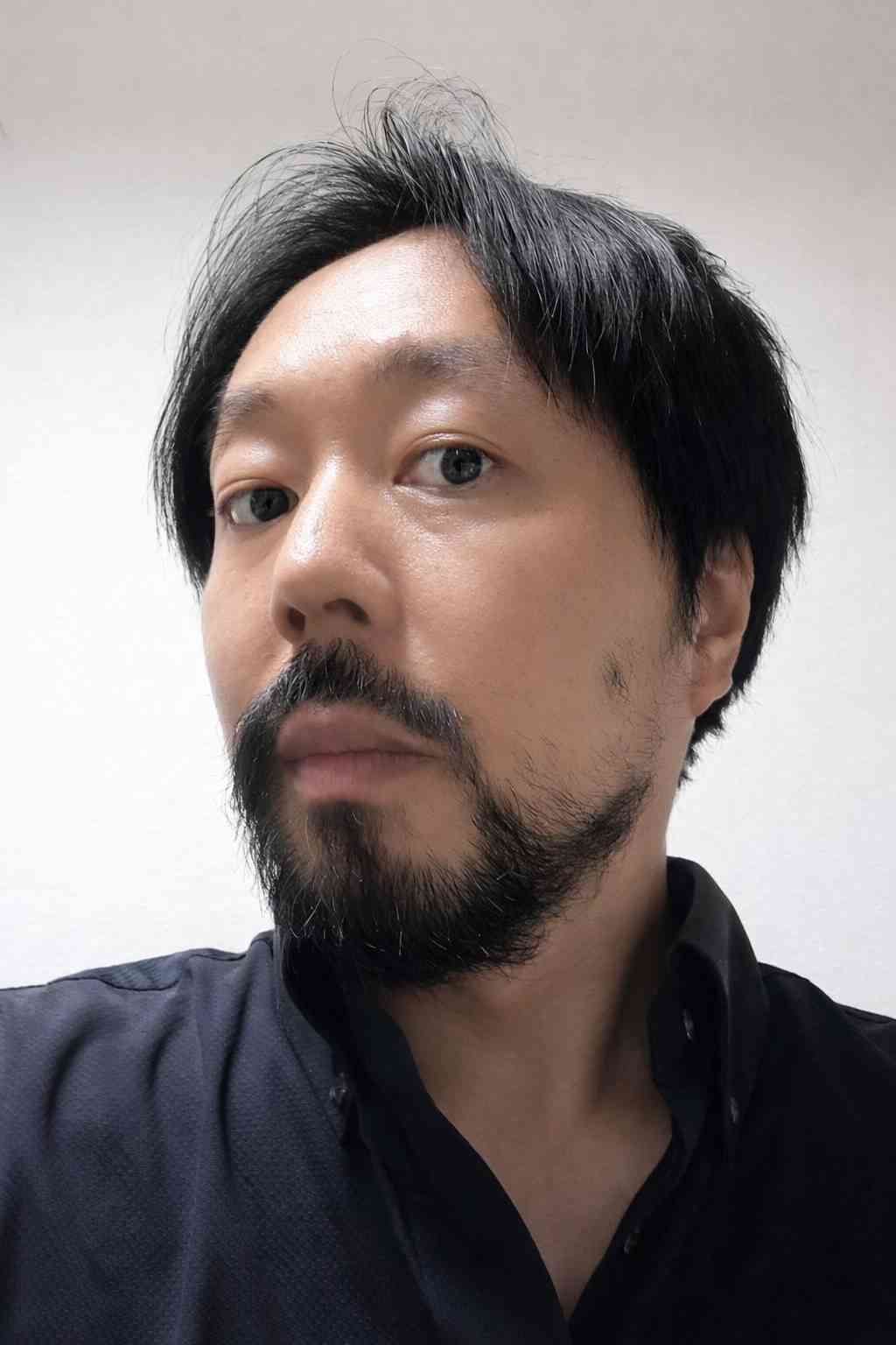 イケメンの画像だけで1000コメントを目指すトピ