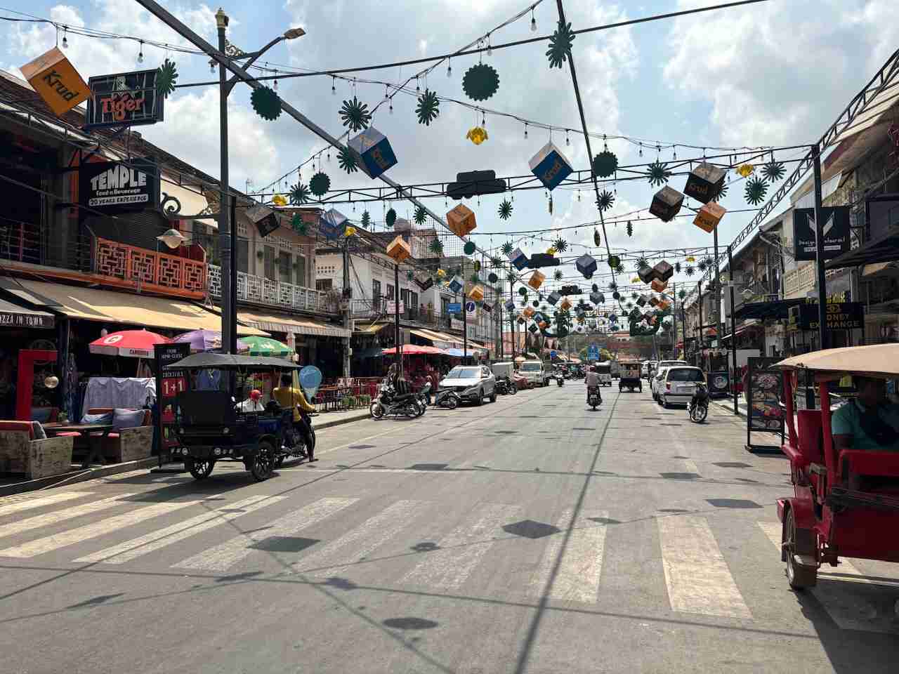 「友人と行く」カンボジアで行方不明　福岡だけで10人　無事祈る母