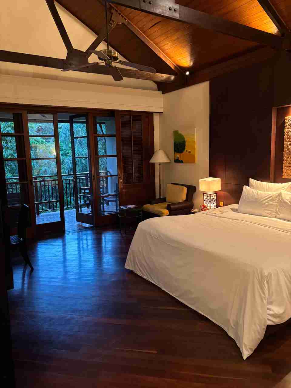 泊まって素敵だった旅館、ホテルを教えてください。