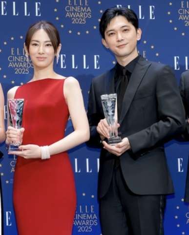 84歳、倍賞千恵子をエスコートした女優は…手つなぎ姿に視聴者感動 日本アカデミー賞授賞式