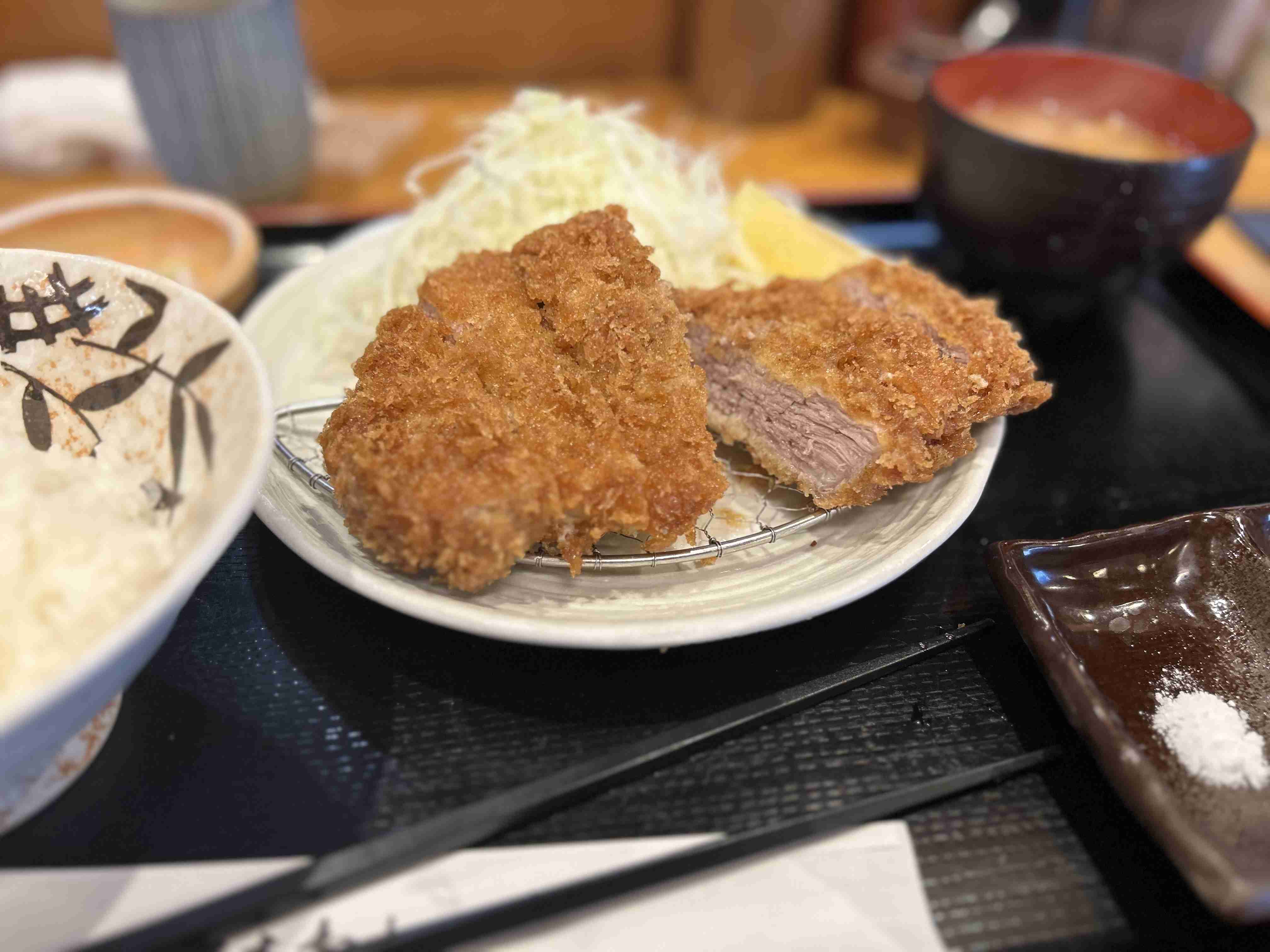 とんかつセットは何歳まで美味しく食べられますか?