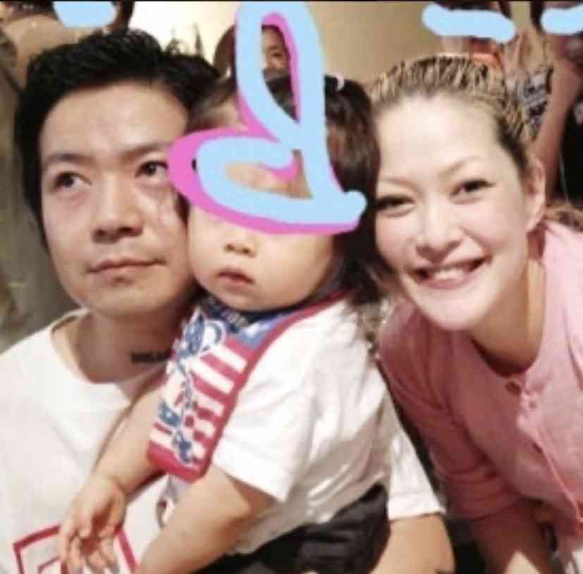 松嶋尚美、12歳長女&夫・TOCCOと親子3ショット 長女の小学校卒業を報告「最高のfamily」「成長が見れて嬉しいです!!」