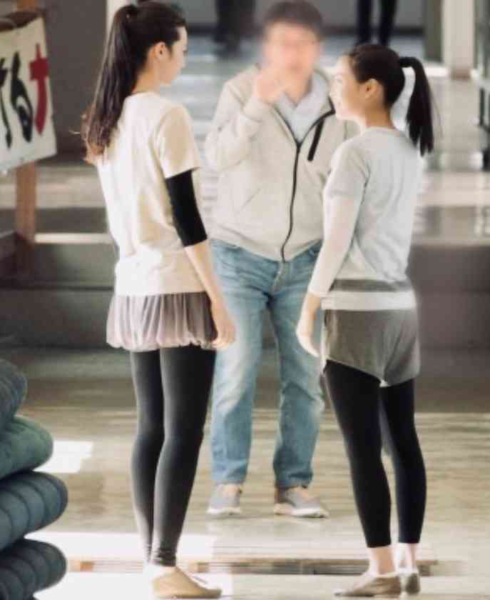 レギンス1枚で街なか歩けますか?